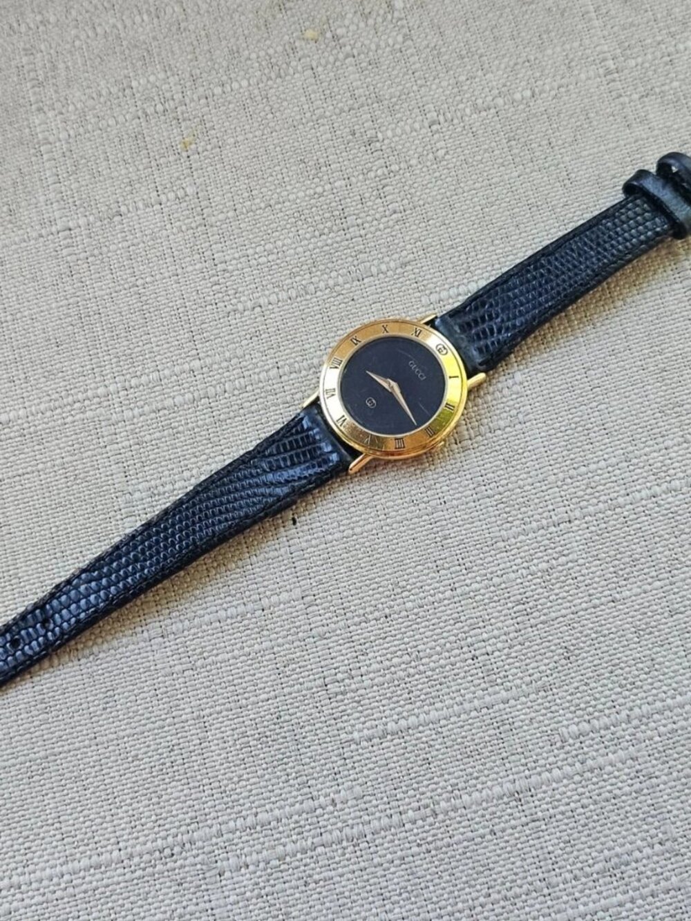 Vintage Gucci Women Wristwatch Gold Tone Case Swiss Made Analog Watch Auth - Picture 9 of 12